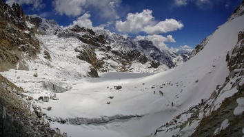 #nepal #cholapass #5420 #everest #hymalaya #mountains #snow #ice#bluesky #trekking #pentax #pentaxk30 #neverstopexploring