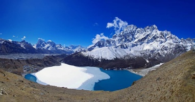 #nepal #gokyo #gokyolake #gokyori  #hymalaya #mountains #snow #bluesky #incredible #lake #trekking  #pentaxk30 #neverstopexploring